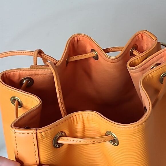 💯Authentic Preloved Louis Vuitton Handbag 🍀 - Picture 7 of 16